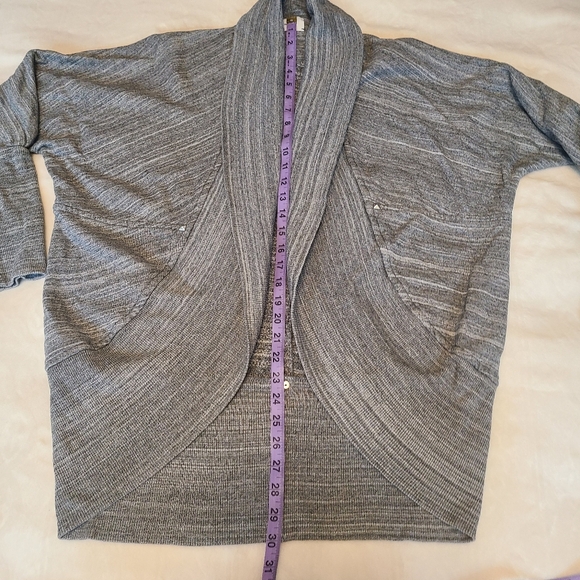 Aritzia Wilfred cardigan - Picture 8 of 8